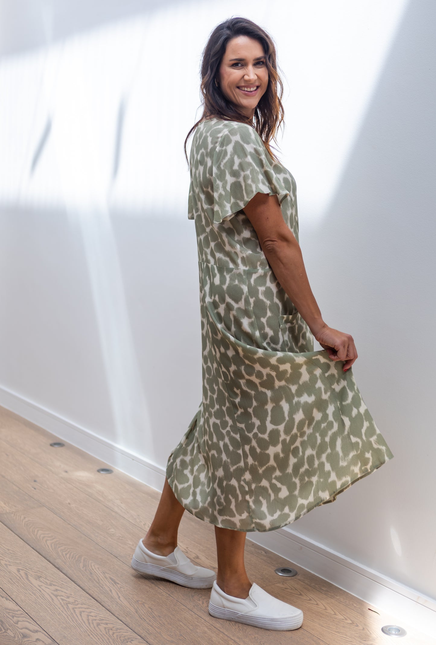 Mila Flow Panel Dress